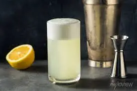 coctel gin fizz